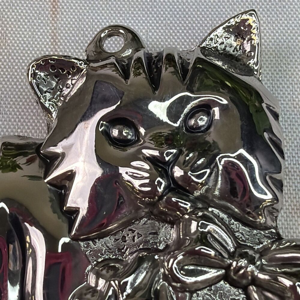 Gorham Silverplate Cat Ornaments, Set of 3, Yarn Fish Wreath Christmas Decor - Picture 12 of 16